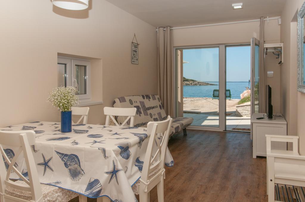 מאלי לוסיניי Villa Sv. Martin חדר תמונה